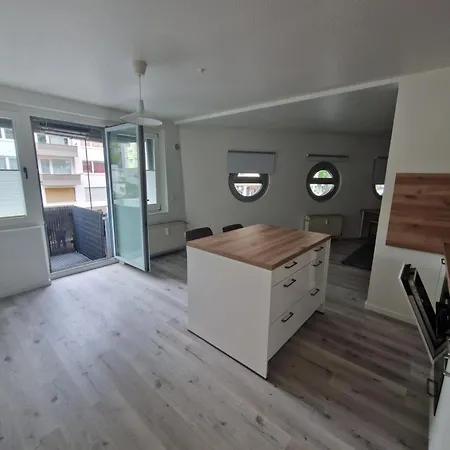 Appartement Zentrale Lage In Der Naehe Von Der Uni ,neumarkt Und Messe Nur 5 Stationen Cologne
