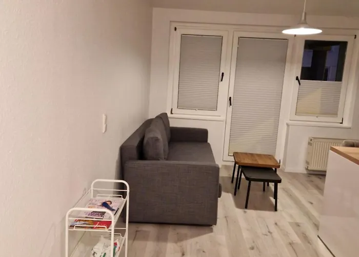 Zentrale Lage In Der Naehe Von Der Uni ,neumarkt Und Messe Nur 5 Stationen