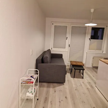 Zentrale Lage In Der Naehe Von Der Uni ,neumarkt Und Messe Nur 5 Stationen